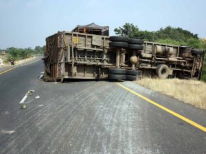 18 wheeler accident shop lawyer